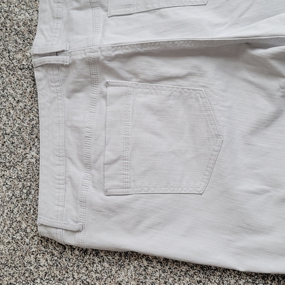 Gloria Vanderbilt Light Grey Capris!!! - Picture 7 of 10